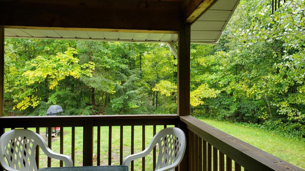 Parkway Cottage Resort And Trading Post Dwight Extérieur photo