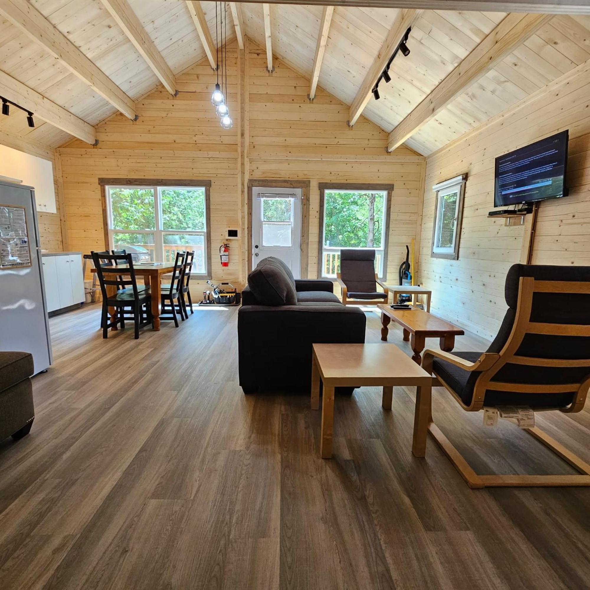 Parkway Cottage Resort And Trading Post Dwight Extérieur photo