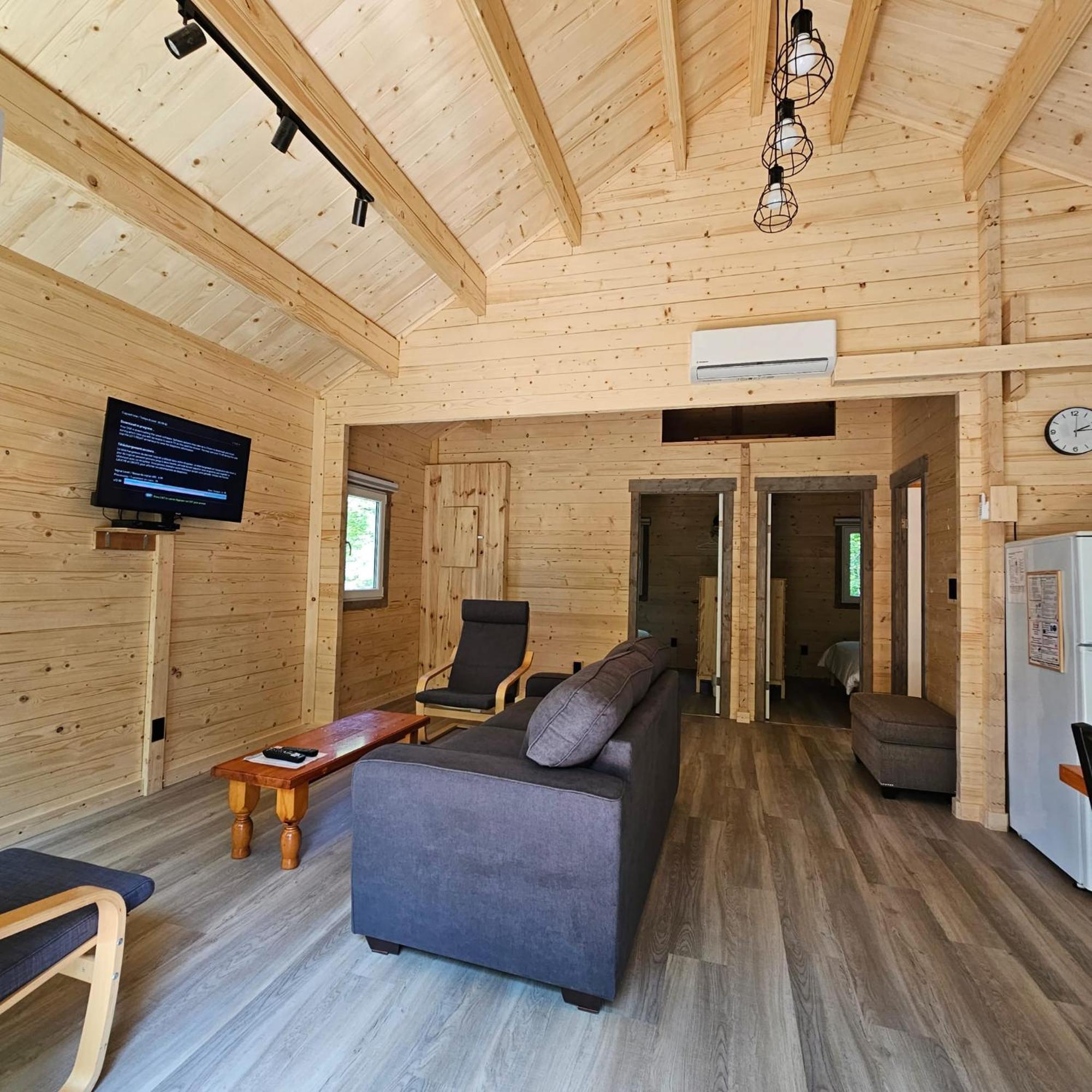 Parkway Cottage Resort And Trading Post Dwight Extérieur photo